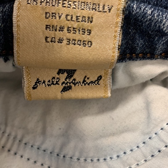 Shorts - Picture 6 of 7